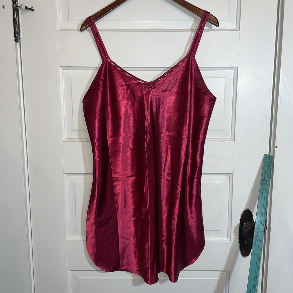 Secret Treasures Short Satin Nightgown Raspberry Colored Large‎